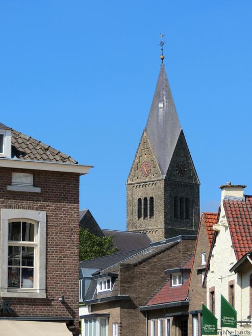 De toren van de Sint-Petruskerk in Gulpen. - Blogout