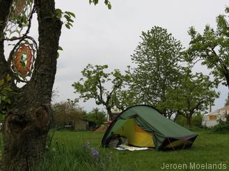 Slaapplek tussen de fruitbomen - Blogout