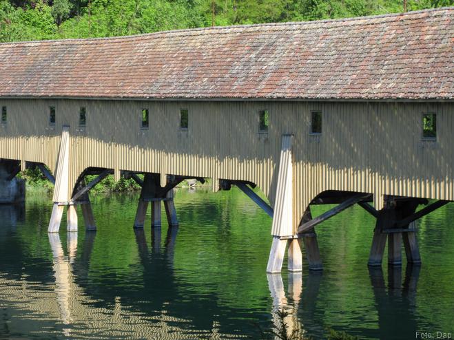 Zollbr\:ucke naar het Zwitserse Rheinau - Blogout