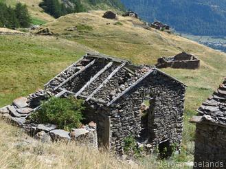 Ruines boven La Thuile - Blogout