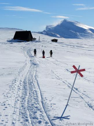 De schuilhut Kuoperjåkka tussen Singi en Sälka. - Kungsleden wandelpad - Wandelen in Lapland - Wandelen in Zweden - Jeroen Moelands