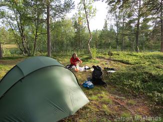 Een kampeerplek in de bossen bij Västerfjäll. - Kungsleden wandelpad - Wandelen in Lapland - Wandelen in Zweden - Jeroen Moelands