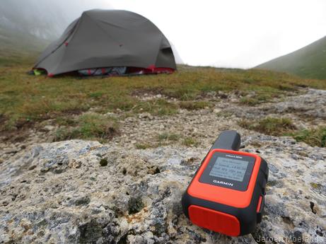 Via de inReach Mini sturen we een bericht vanaf de wildkampeerplek - Blogout