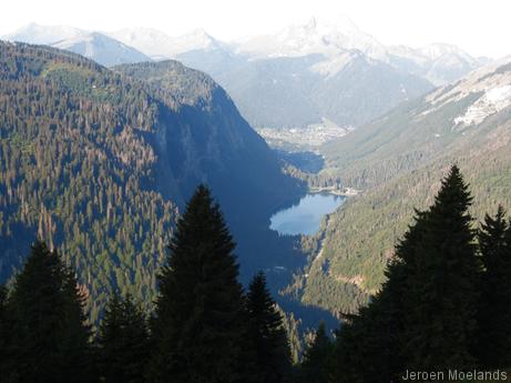 Uitzicht op het Lac de Montriond vanaf de Col de Bassachaux - Blogout