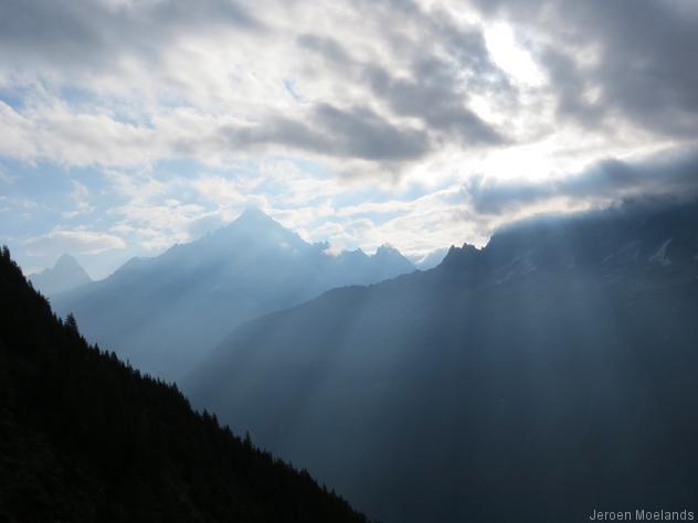 Zonneharp boven het Mont Blancmassief - Blogout